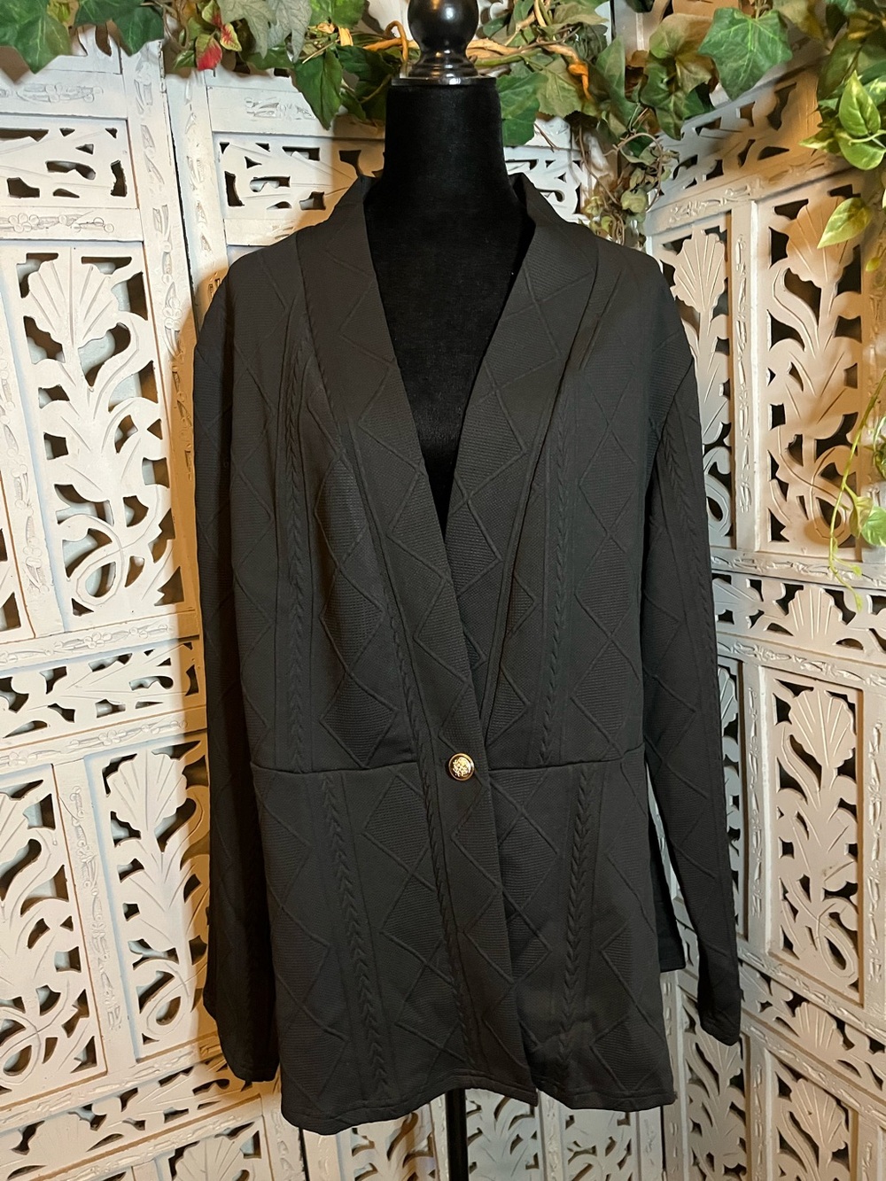 BOLD BLACK TEXTURED JACQUARD KNIT GEOMETRIC PATTERN PLUS SIZE  JACKET CARDIGAN